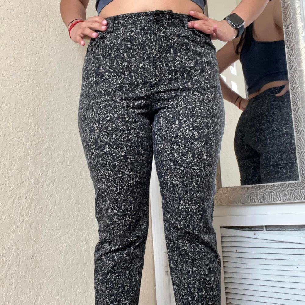 Liz Claiborne size 12 Black and white pants